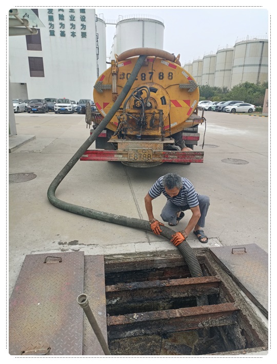 上犹隔油池清掏